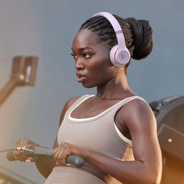 Beats Solo 4 Draadloze Koptelefoon - Cloud Pink