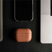Accezz Echt Leren Case  Apple Airpods 1 / 2 - Cognac