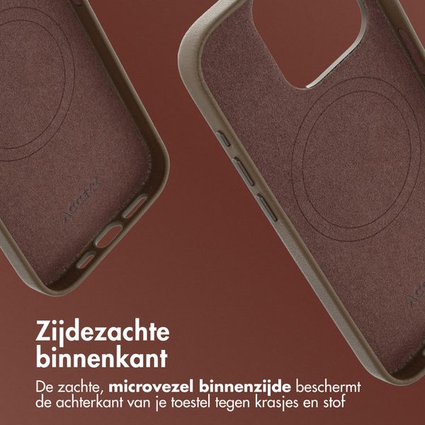 Accezz MagSafe Leather Backcover Apple iPhone 15 Pro - Coffee Brown