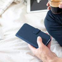 Selencia Echt Leren Bookcase Apple iPhone 12 Mini - Blauw