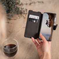 Accezz Xtreme Wallet Bookcase iPhone 14 Plus - Zwart