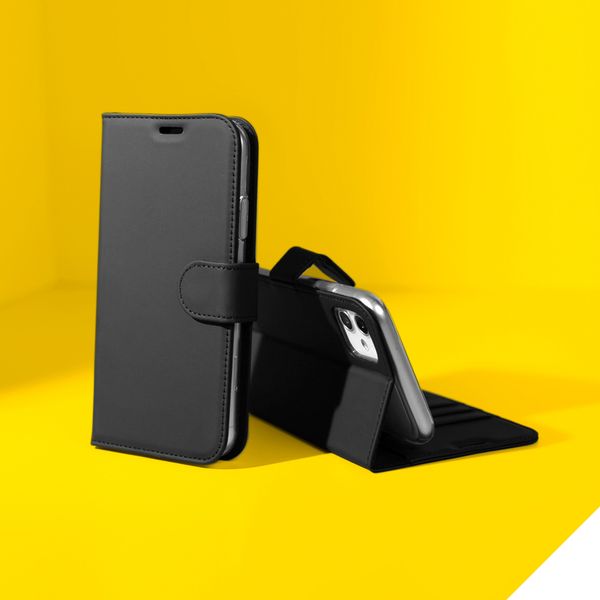 Accezz Wallet Softcase Bookcase Apple iPhone 12 (Pro) - Groen