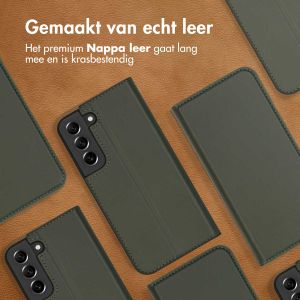 Accezz Premium Leather Slim Bookcase Samsung Galaxy S22 Plus - Groen