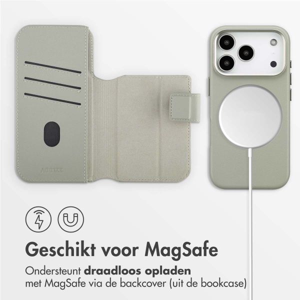 Accezz Leather Bookcase 2-in-1 met MagSafe Apple iPhone 17 Pro - Lichtgrijs