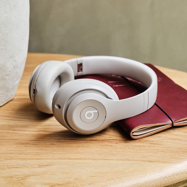 Beats Studio Pro Draadloze Koptelefoon met Noise Cancelling (ANC) - Sandstone