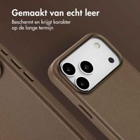 Accezz MagSafe Leather Backcover Apple iPhone 17 Pro Max - Coffee