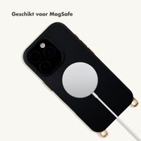 Selencia Rivièra MagSafe Backcover met afneembare haakjes Apple iPhone 15 Pro - Velvet Black