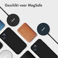 Accezz Liquid Silicone Backcover met MagSafe Apple iPhone 17 - Zwart