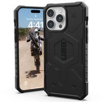 UAG Pathfinder Backcover MagSafe iPhone 15 Pro Max - Zwart