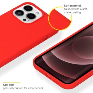 Accezz Liquid Silicone Backcover iPhone 13 Pro Max - Rood