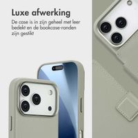 Accezz Leather Bookcase 2-in-1 met MagSafe Apple iPhone 17 Pro - Lichtgrijs