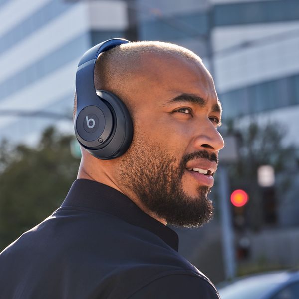 Beats Studio Pro Draadloze Koptelefoon met Noise Cancelling (ANC) - Marineblauw