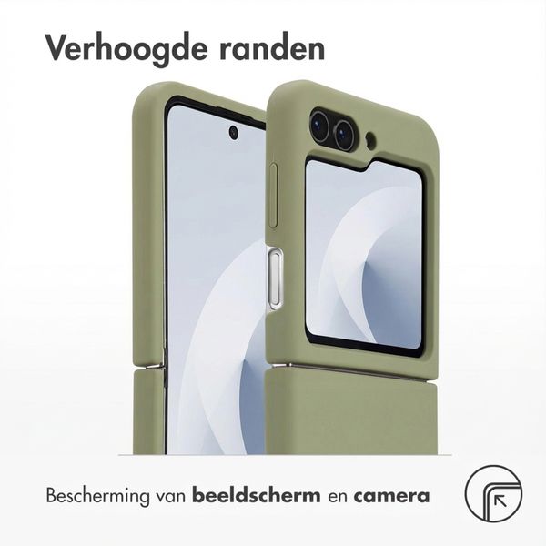 Accezz Liquid Silicone Backcover met MagSafe Samsung Galaxy Z Flip 5 - Cooper Green