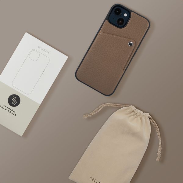 Selencia Riva Backcover met Pashouder Apple iPhone 15 - Mocha Brown