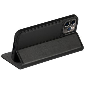 dbramante1928 Oslo Bookcase iPhone 12 (Pro) - Zwart