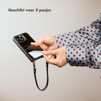 Selencia Nova Real Leather Backcover met Koord en Pashouder Apple iPhone 15 - Dark Chocolate