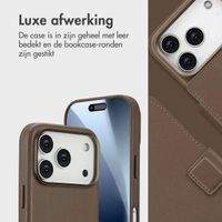 Accezz Leather Bookcase 2-in-1 met MagSafe Apple iPhone 17 Pro - Coffee